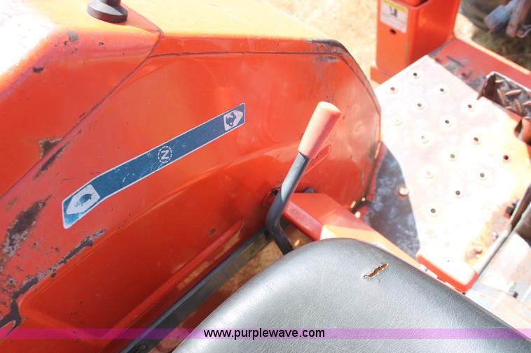 image for item H8162 2000 Kubota L3000DT MFWD tractor