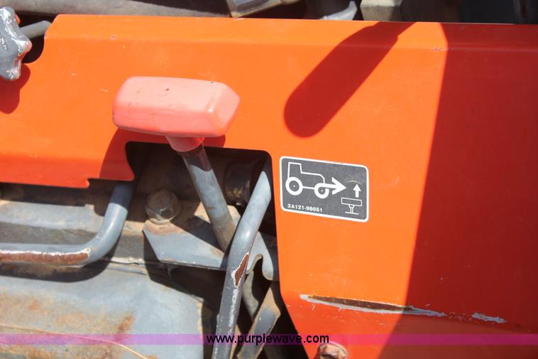 image for item H8162 2000 Kubota L3000DT MFWD tractor