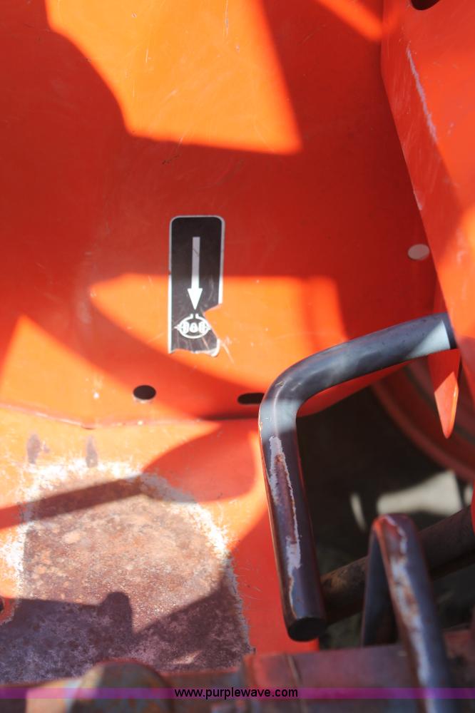 image for item H8162 2000 Kubota L3000DT MFWD tractor