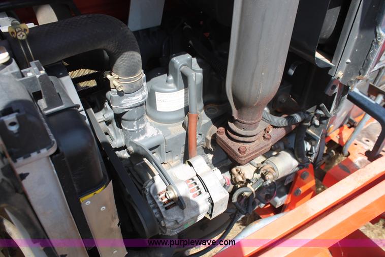 image for item H8162 2000 Kubota L3000DT MFWD tractor