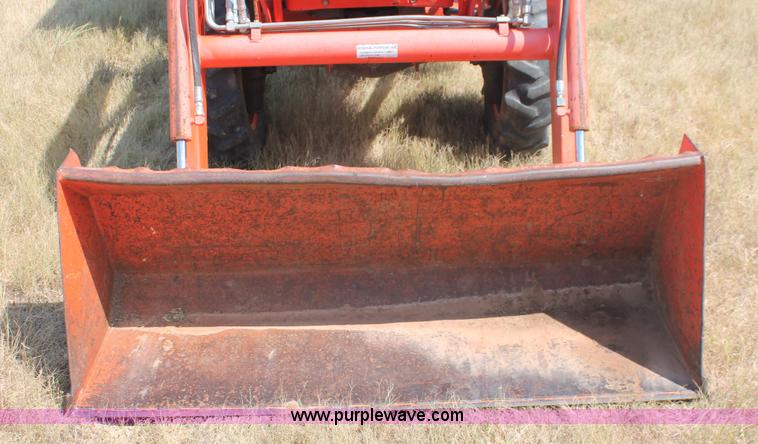 image for item H8162 2000 Kubota L3000DT MFWD tractor