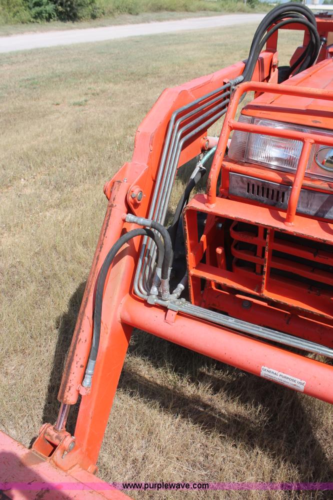 image for item H8162 2000 Kubota L3000DT MFWD tractor