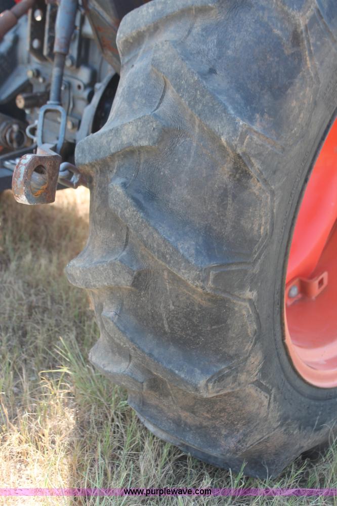 image for item H8162 2000 Kubota L3000DT MFWD tractor