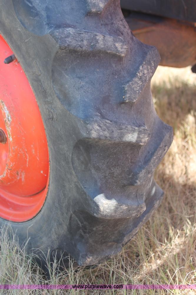 image for item H8162 2000 Kubota L3000DT MFWD tractor