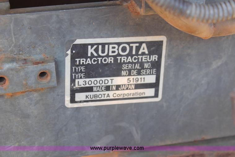 image for item H8162 2000 Kubota L3000DT MFWD tractor