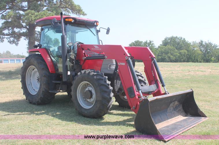 image for item H8164 2010 McCormick CX110 MFWD tractor