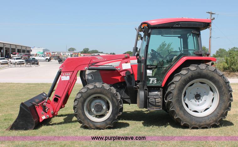 image for item H8164 2010 McCormick CX110 MFWD tractor
