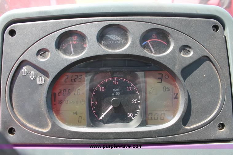 image for item H8164 2010 McCormick CX110 MFWD tractor