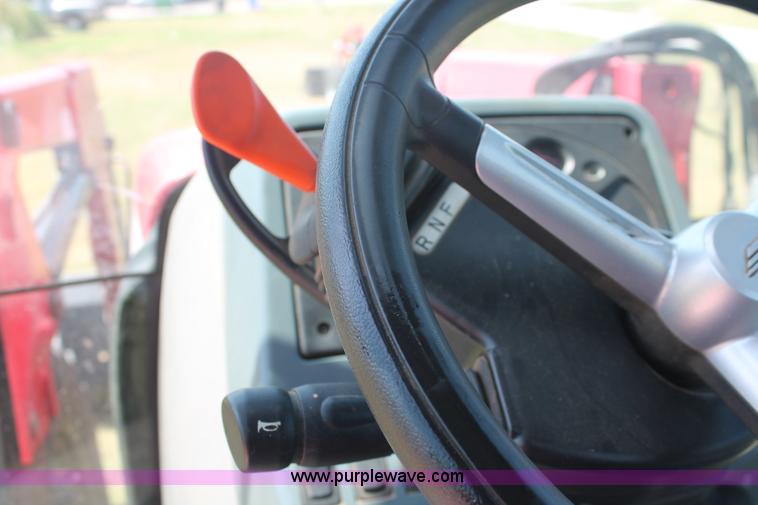 image for item H8164 2010 McCormick CX110 MFWD tractor