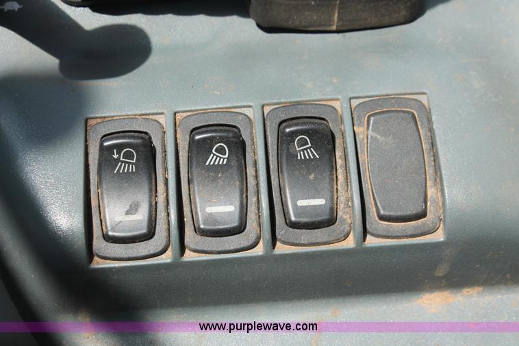 image for item H8164 2010 McCormick CX110 MFWD tractor