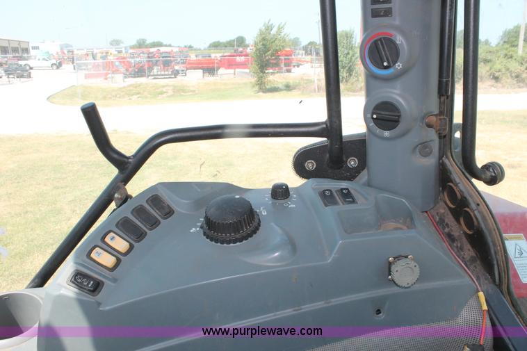 image for item H8164 2010 McCormick CX110 MFWD tractor