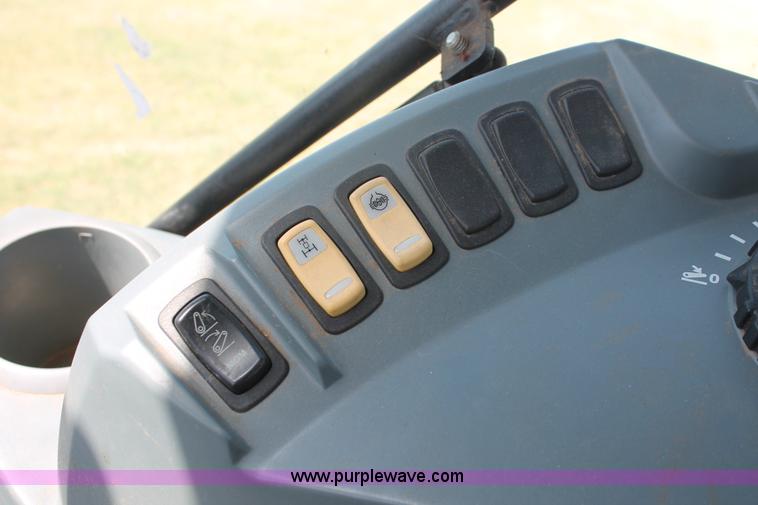 image for item H8164 2010 McCormick CX110 MFWD tractor