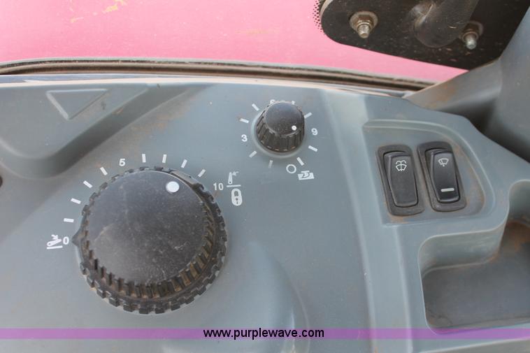 image for item H8164 2010 McCormick CX110 MFWD tractor