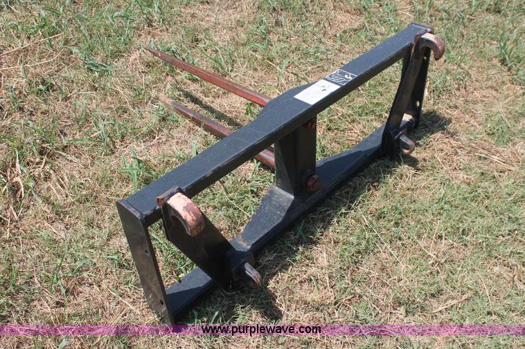 image for item H8164 2010 McCormick CX110 MFWD tractor