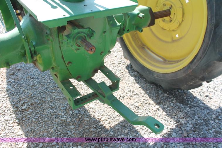 image for item H8191 1942 John Deere H tractor