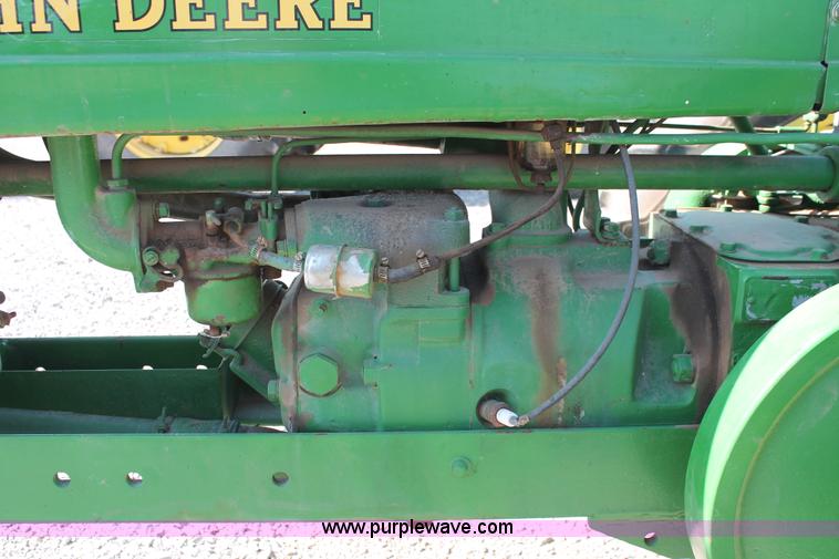 image for item H8191 1942 John Deere H tractor