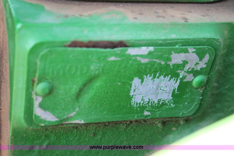 image for item H8191 1942 John Deere H tractor