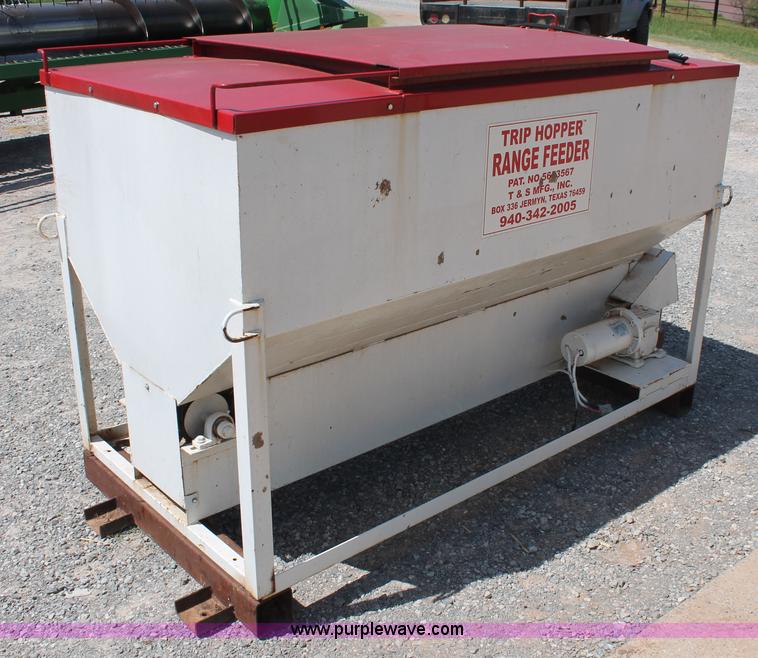 T&S P836 trip hopper feed dispenser in Pocasset, OK Item H8193 sold