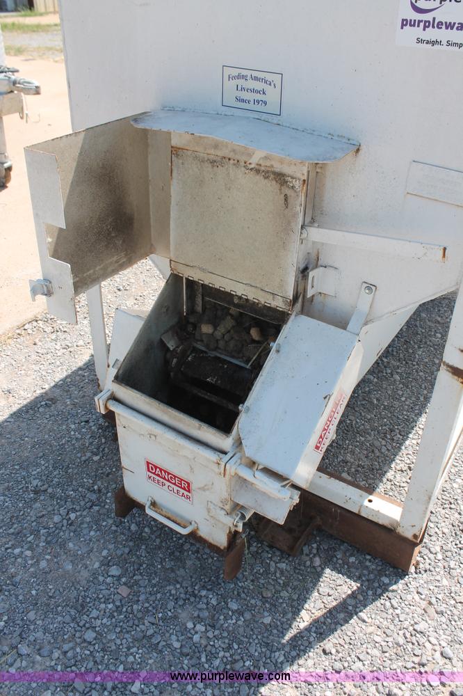 T&S P836 trip hopper feed dispenser in Pocasset, OK Item H8193 sold