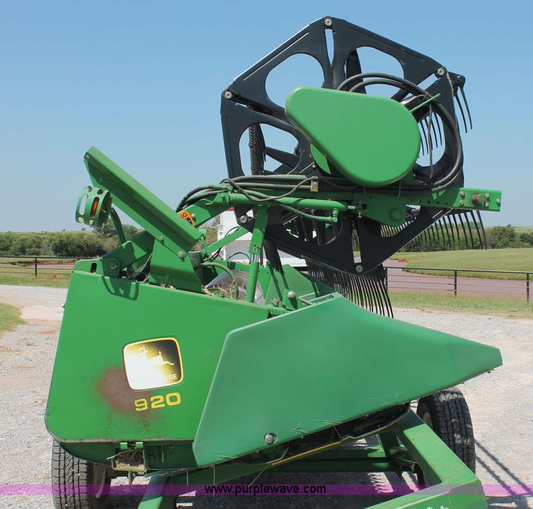 image for item H8194 1998 John Deere 920 platform flex head