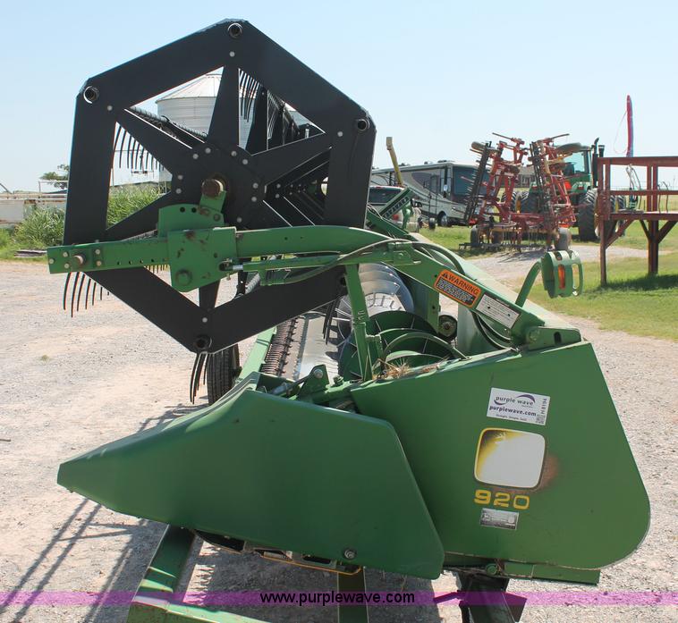 image for item H8194 1998 John Deere 920 platform flex head