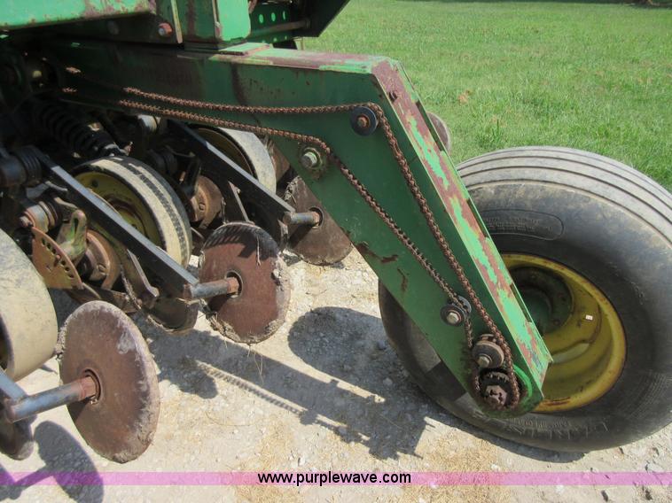 image for item I2019 John Deere 750 grain drill
