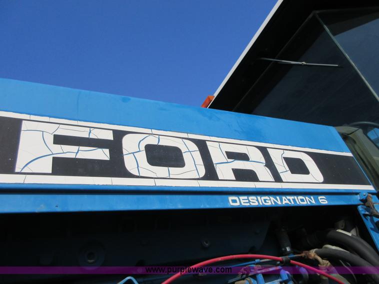 image for item I2049 1991 Ford 946 Versatile 4WD tractor