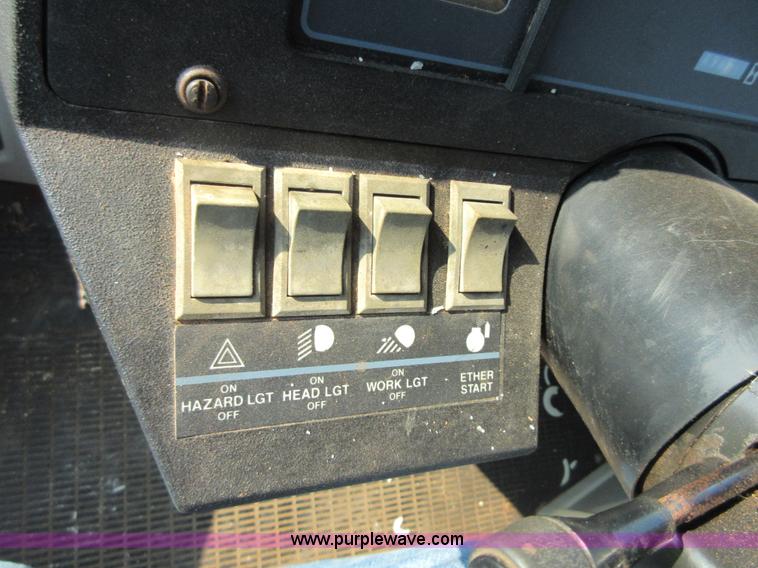 image for item I2049 1991 Ford 946 Versatile 4WD tractor