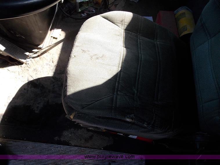 image for item J2709 1997 Volvo WCA semi truck