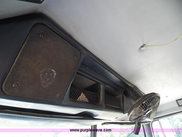 image for item J2709 1997 Volvo WCA semi truck