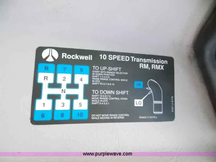 image for item J2709 1997 Volvo WCA semi truck