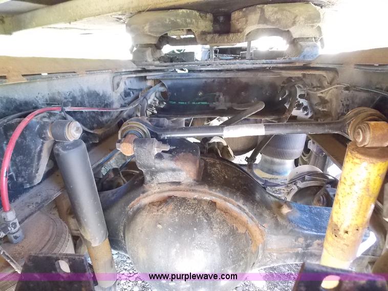 image for item J2709 1997 Volvo WCA semi truck