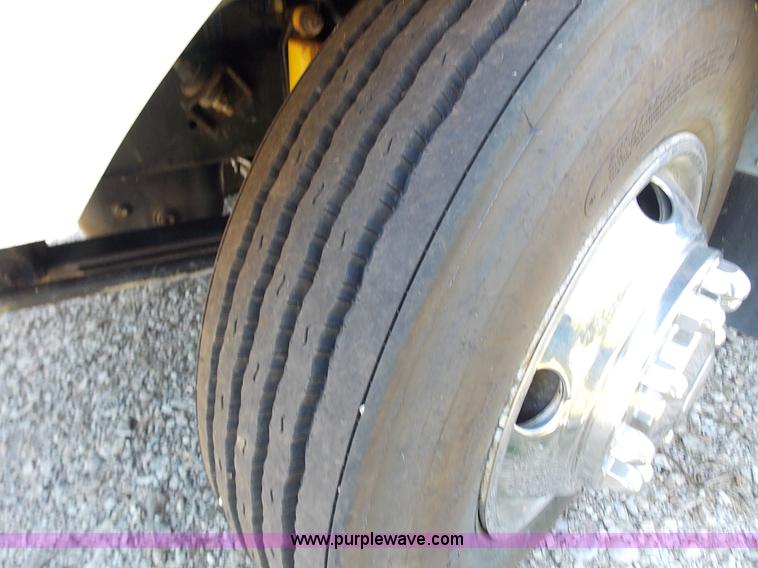 image for item J2709 1997 Volvo WCA semi truck