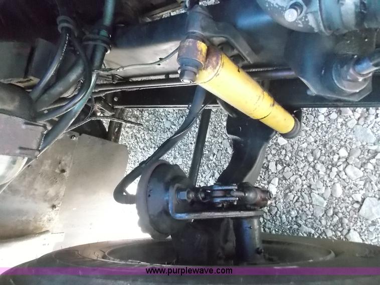 image for item J2709 1997 Volvo WCA semi truck