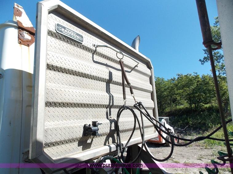 image for item J2709 1997 Volvo WCA semi truck