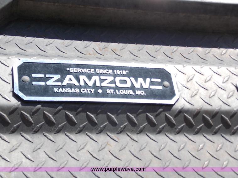 image for item J2709 1997 Volvo WCA semi truck