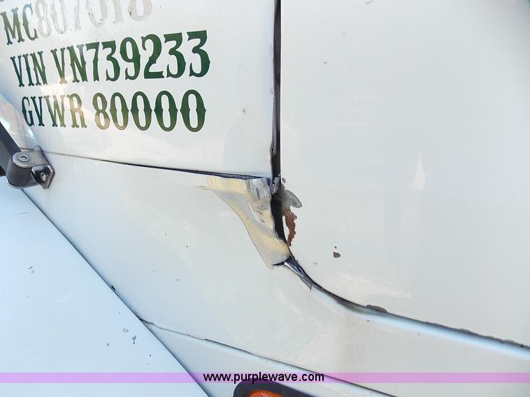 image for item J2709 1997 Volvo WCA semi truck