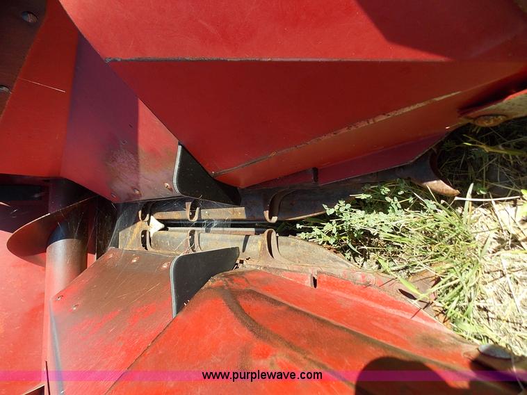 image for item J2712 International 863 corn head