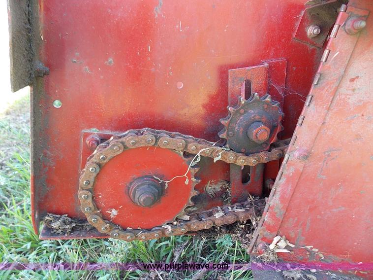 image for item J2712 International 863 corn head