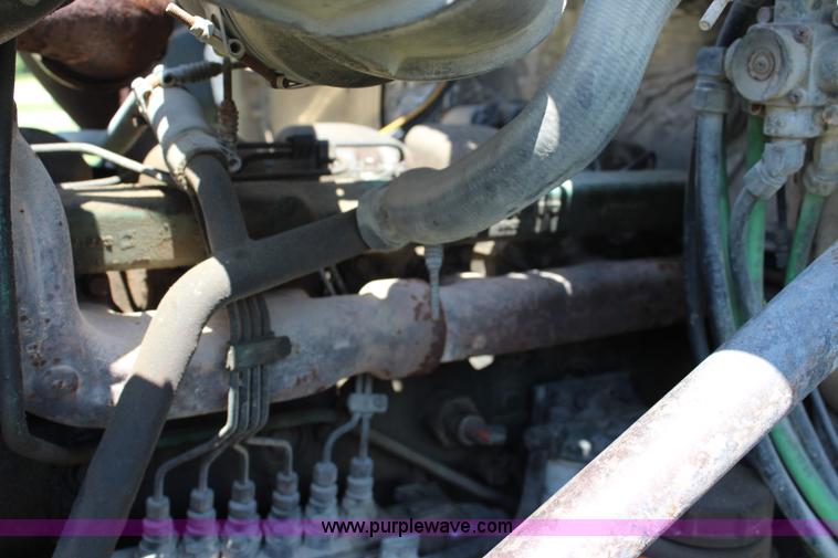 image for item J5813 1994 Volvo White semi truck