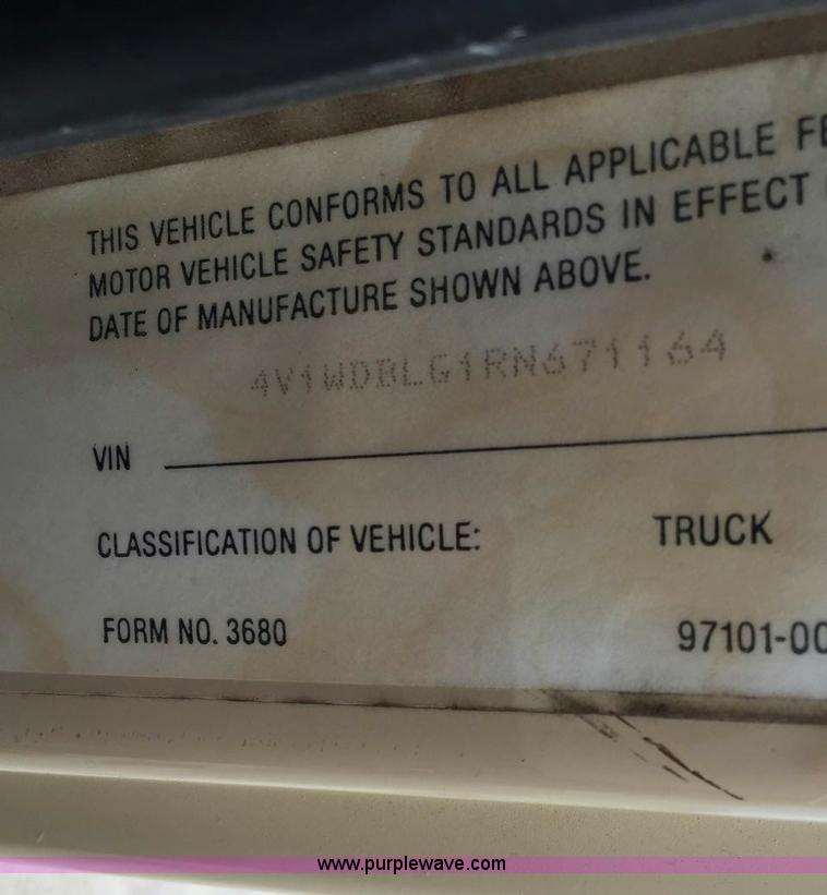 image for item J5813 1994 Volvo White semi truck