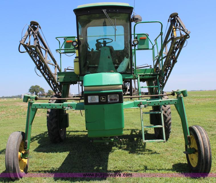 image for item J5814 1996 John Deere 6500 self-propelled sprayer