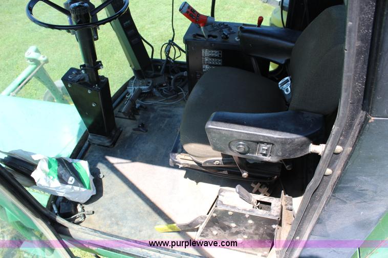 image for item J5814 1996 John Deere 6500 self-propelled sprayer