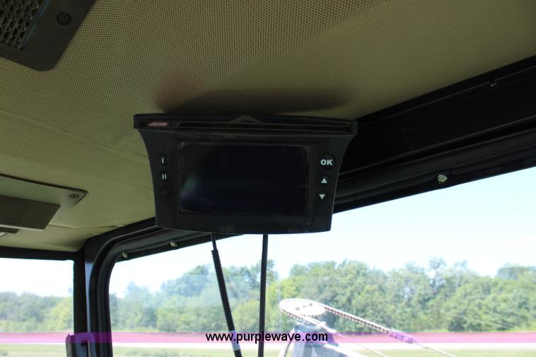 image for item J5814 1996 John Deere 6500 self-propelled sprayer