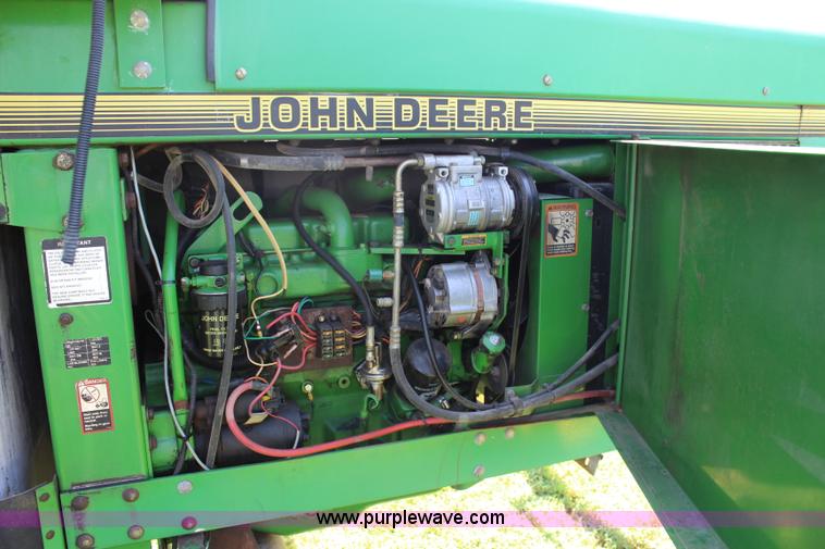 image for item J5814 1996 John Deere 6500 self-propelled sprayer