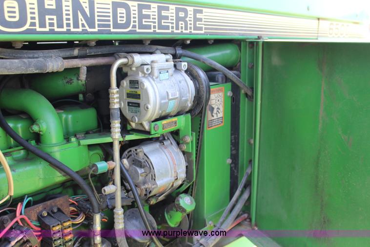 image for item J5814 1996 John Deere 6500 self-propelled sprayer