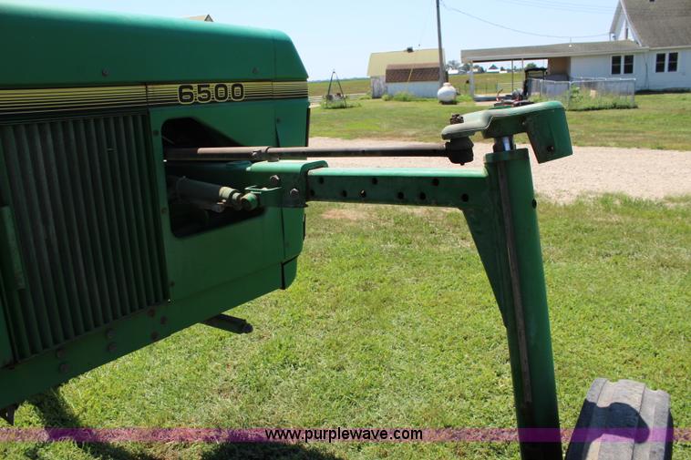 image for item J5814 1996 John Deere 6500 self-propelled sprayer