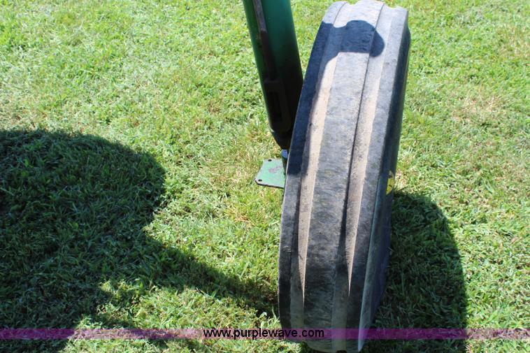 image for item J5814 1996 John Deere 6500 self-propelled sprayer