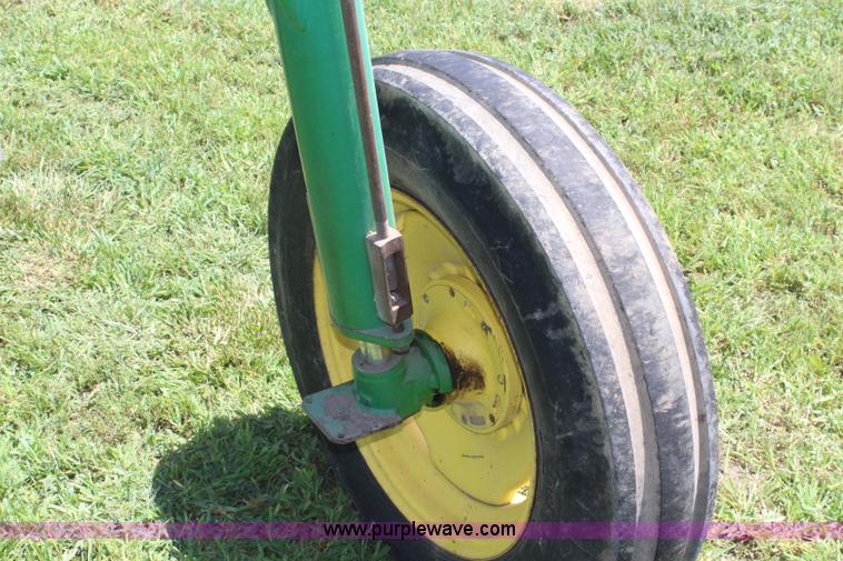 image for item J5814 1996 John Deere 6500 self-propelled sprayer