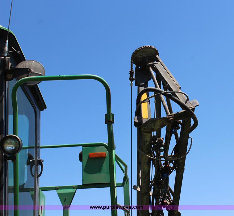 image for item J5814 1996 John Deere 6500 self-propelled sprayer